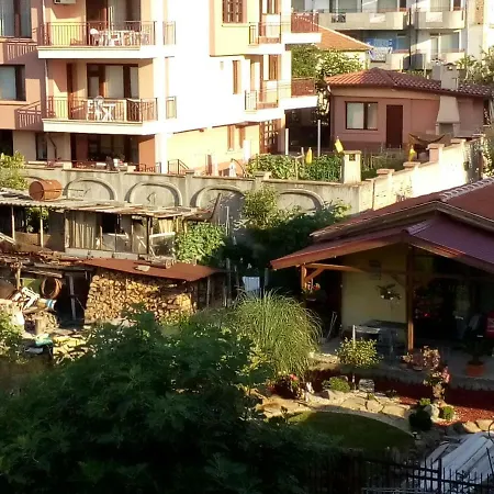 Апартамент За Двама Жулия Apartment *